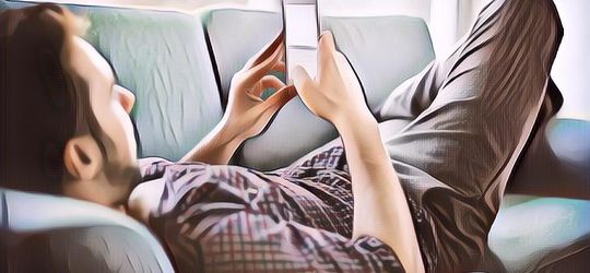 Apakah Kesepian yang Bikin Kita Kecanduan Aplikasi Kencan?