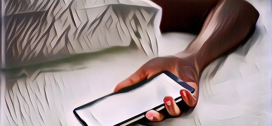 Hati-Hati! Menaruh Handphone Dekat Kepala Bisa Menurunkan Kecerdasan Otak, Begini Penjelasannya