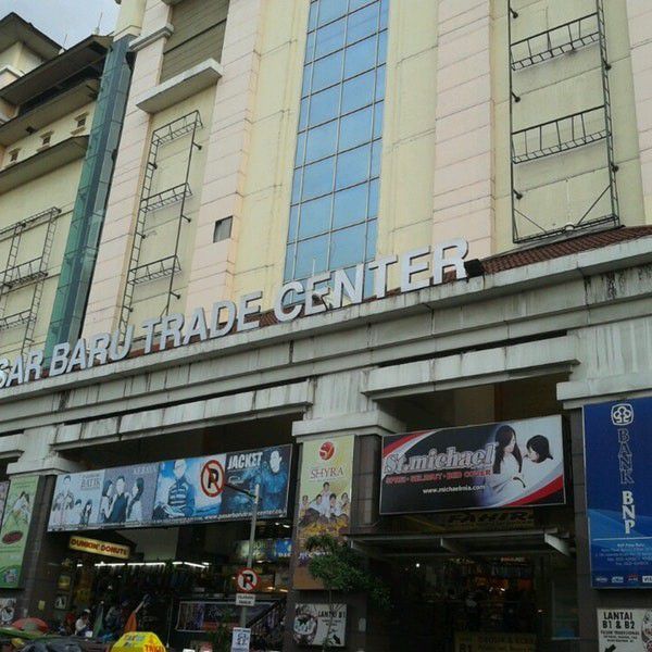 5. Pasar Baru Trade Center