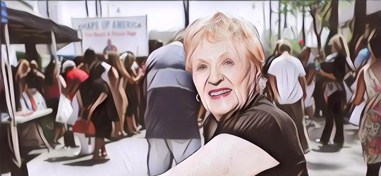 Meski Sudah Hampir 100 Tahun, Nenek yang Satu Ini Masih Bugar dan Aktif Fitness Loh!