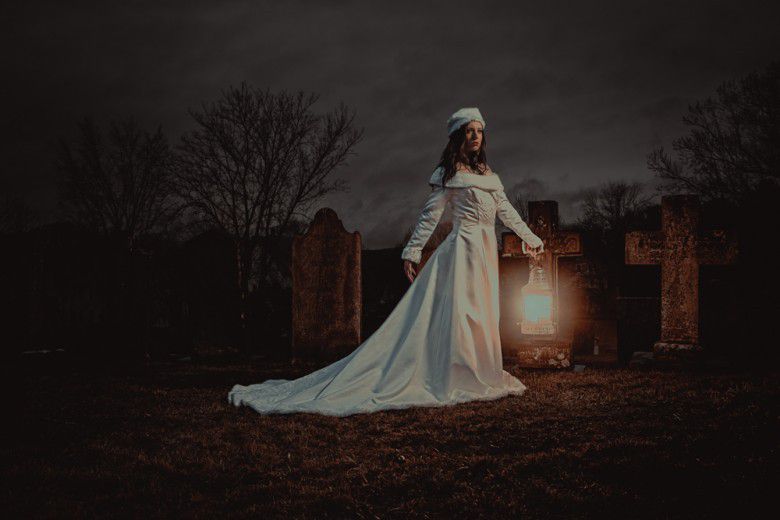 1. Pengantin Perempuan Dikubur Hidup-hidup