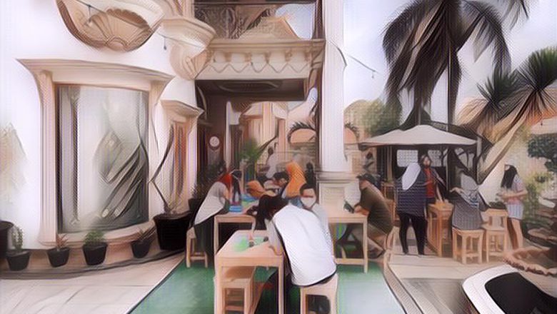 Mengintip Rumah Megah Muzdalifah yang Kini Berubah Jadi Kafe