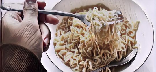 Gegara Muntah Darah, Mantan Mahasiswa Ini Divonis Dokter Gak Boleh Makan Mi Instan Selamanya!