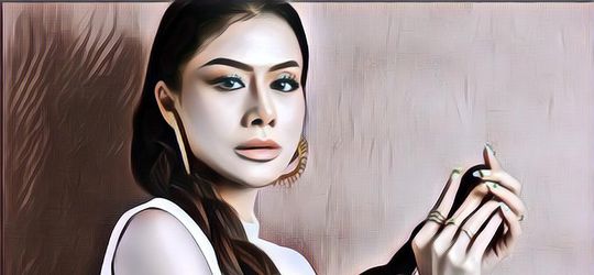 Kolaborasi dengan Pasha Ungu, Penyanyi Asrilia Rilis Lagu Serumah Tapi Tak Bersama