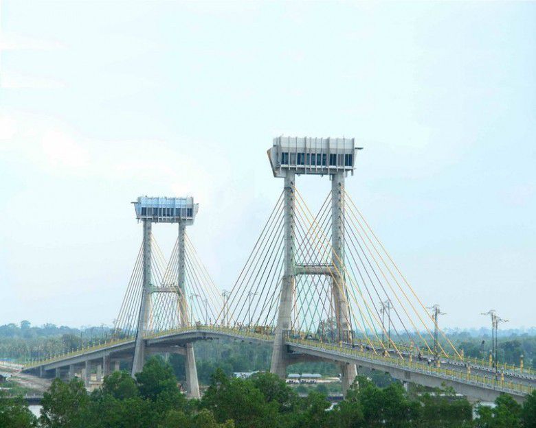 2. Jembatan Siak Tengku Agung Sultanah Latifah