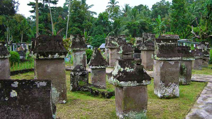 5. Ritual pemakaman suku Minahasa, Sulawesi Utara