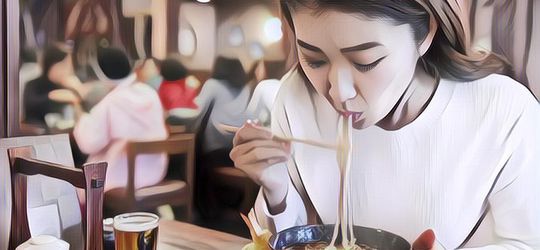 Kenapa Orang Jepang Bersuara Saat Makan Mi? Ternyata Ini Alasannya