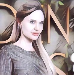 Netizen Kritik Penampilan Terbaru Angelina Jolie: Seperti Patung Lilin