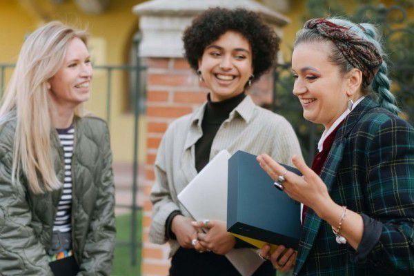 2. Memperbanyak Hubungan Sosial