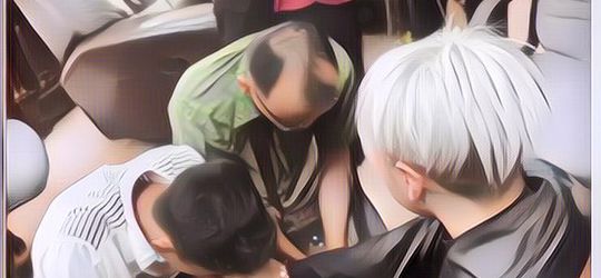 Cabut Gugatan, Ayah Pemilik Akun 'Hikmah Kehidupan' yang Malah Sujud Minta Maaf