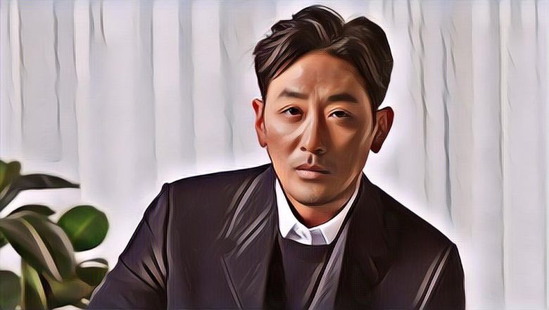 Ha Jung Woo Umumkan Baru Saja Menyelesaikan Syuting Film Keempat yang Ia Sutradarai