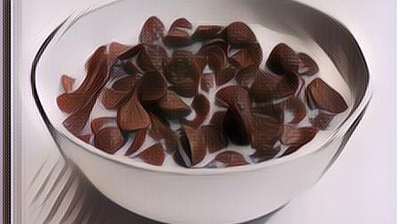 Agak Aneh, Seorang TikToker Menjajal Makan Sereal Coklat Pakai Kuah Kari