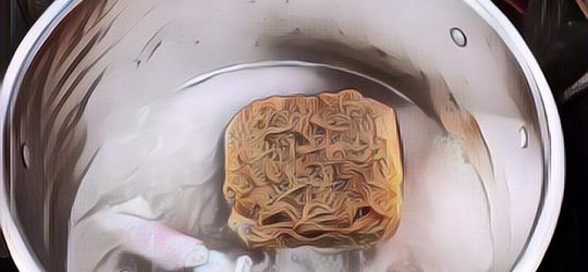 Kuliah di Negara Orang, Pria Ini Mengaku Sering Hidup dengan Makan Mie Instan