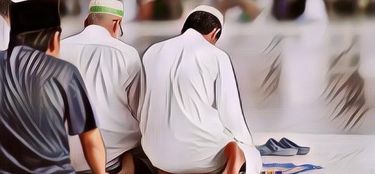 Pria Lagi Sholat dengan Khusyuk Tiba-Tiba Dihampiri Seorang Bocah, Ternyata Ini Penyebabnya
