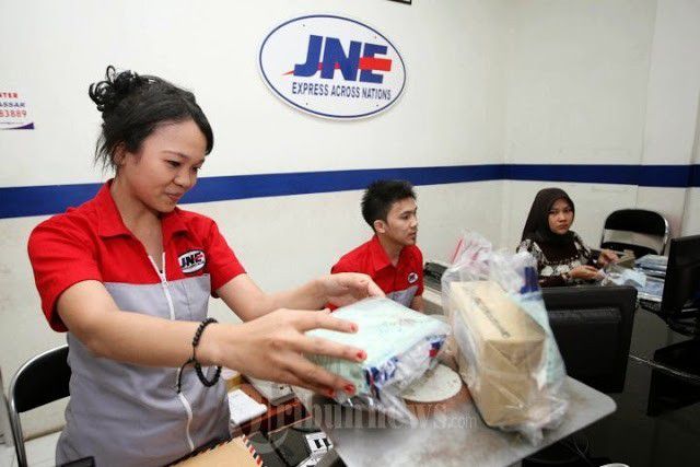 2. Dikenai tarif asuransi dan administrasi