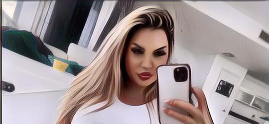 Wanita Ini Sedih karena Memiliki Bentuk Payudara yang Besar, Kok Bisa Sih?