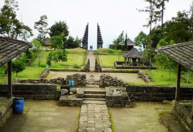 5. Candi Cetho