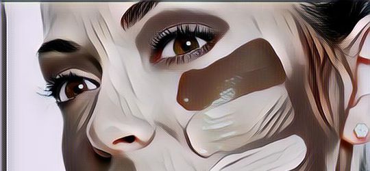 Bebas Cemong dan Nggak Rata, Ini Cara Pakai Foundation yang Benar