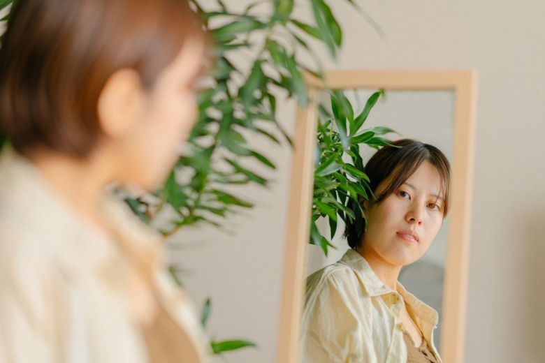 1. Selalu Membandingkan Diri dengan Orang Lain