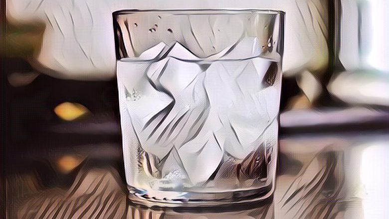 Mitos atau Fakta: Minum Air Dingin Gak Baik untuk Kesehatan?