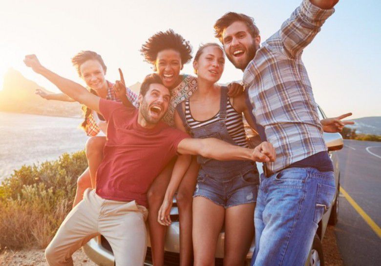 4. Punya banyak teman