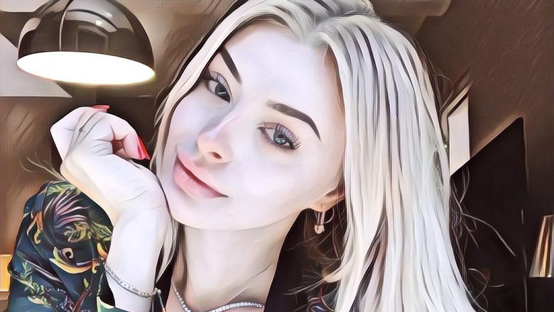 Streamer Twitch Cewek Cantik Sepakat untuk Pindah ke Facebook Gaming