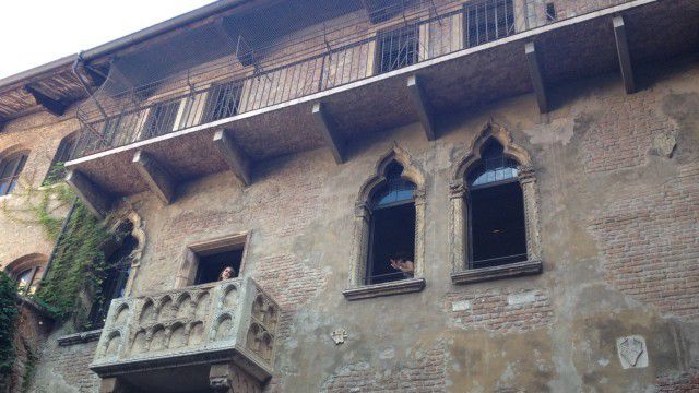 Balkon Juliet, Italia