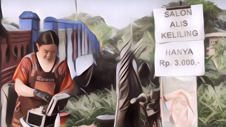 Keren! Mbak-Mbak Ini Bikin Usaha Salon Alis Keliling Pakai Motor, Antriannya Panjang