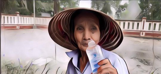 Kisah Seorang Nenek Vietnam yang Selama 50 Tahun Bertahan Hidup Hanya dengan Soft Drink & Air Putih