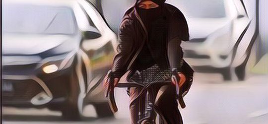 Takut Uje Ditinggal Jamaah, Alasan Umi Pipik Rahasiakan Poligami Mendiang Suaminya