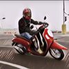 Hampir Nabrak Kendaraan Lain, Sikap Pengendara Motor Ini Endingnya Malah Bikin Ngakak