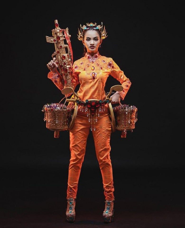 4. Kostum Finnalis Puteri Indonesia Asal Riau