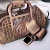 Fendi Mengeluarkan Produk Tas Keranjang Daur Ulang dengan Harga Rp 12,8 Juta