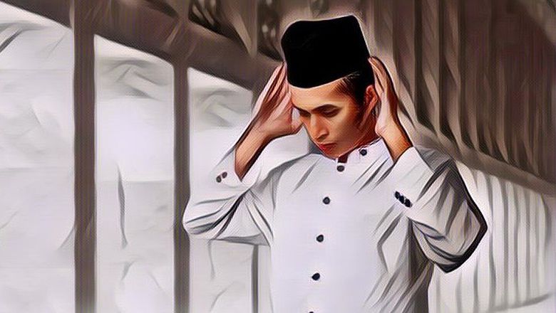 Hukum Menelan Sisa Makanan Di Mulut Ketika Salat Menurut Buya Hamka, Benarkah Ibadahnya Harus Diulang?