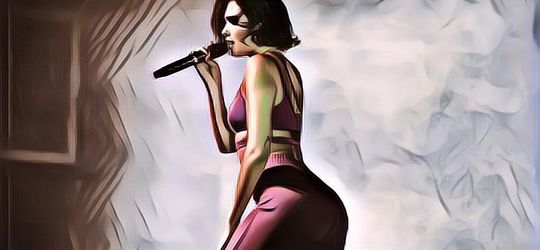 Dua Lipa Tampil Memukau di Final Liga Champions 2018