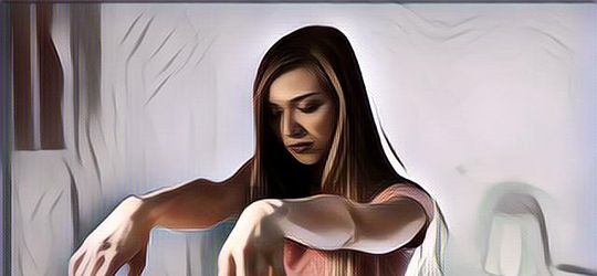 Duh! Wanita Ini Gak Sengaja Pesan Saus Saat Tidur