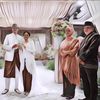 Pesona Anak Anies Baswedan di Hari Pernikahannya dengan Ali Saleh Alhuraebi, Anggun Berkebaya Putih