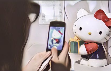 Viral Ada Penggemar Hello Kitty, Rumah dan Gaya Pakaiannya Bikin Netizen Ngakak