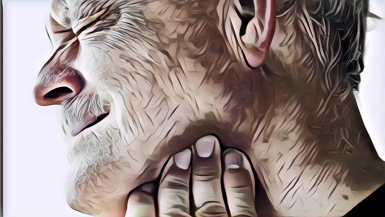 Viral! Menguap Terlalu Lebar, Seorang Pria Alami Dislokasi Rahang