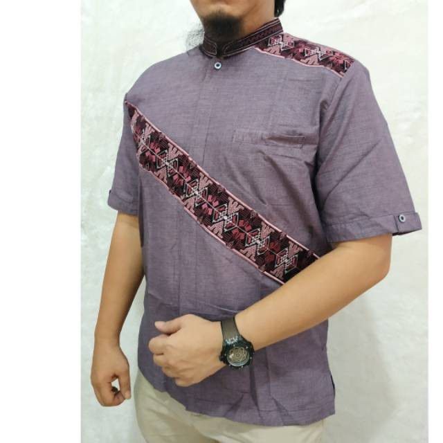3. Baju Koko dengan warna selain putih