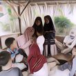 Inspiratif Banget! Guru Sukabumi Ini Jadi Orangtua Asuh Puluhan Anak dari Buruh Migran