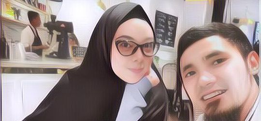 Mantan Atlet Keturunan Tionghoa Ini Putuskan Mualaf, Keluarga Besar Tak Terima, Kini Hidup Bahagia Setelah Melahirkan Anak Kedua