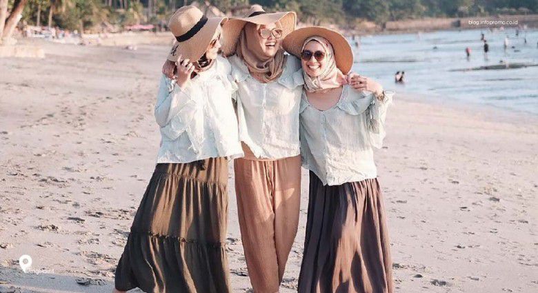 2. Pakai Baju Berwarna Netral