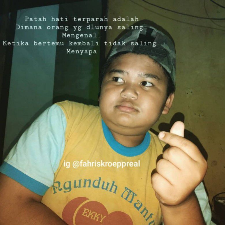 3. Nyesek sih memang, yang dulu dekat, sekarang tak saling menyapa