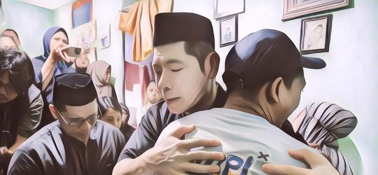 Langsung Datang dari Singapura, CEO Grab Temui Keluarga Driver yang Tewas di Makassar