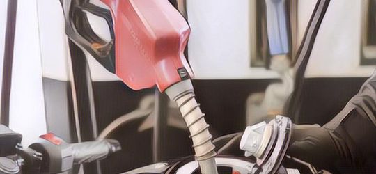 Ada-Ada Aja! Cewek Cantik Ini Viral Karena Aksi Kocaknya Saat Isi Bensin, Warganet Ngakak