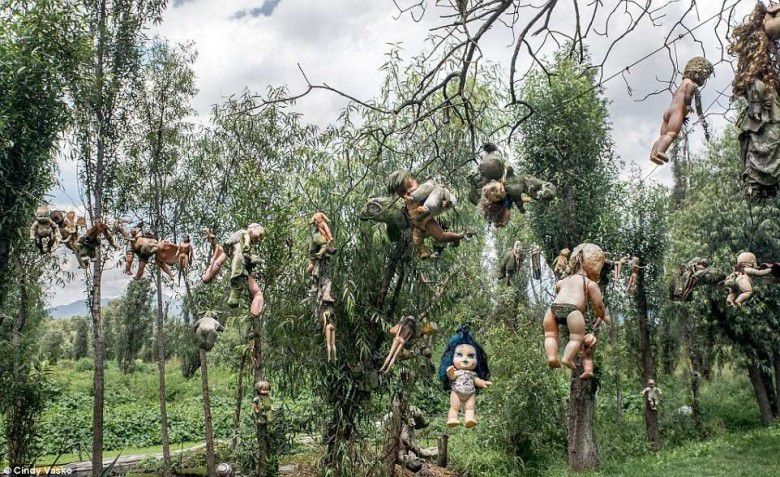 1. Pulau Boneka di Meksiko