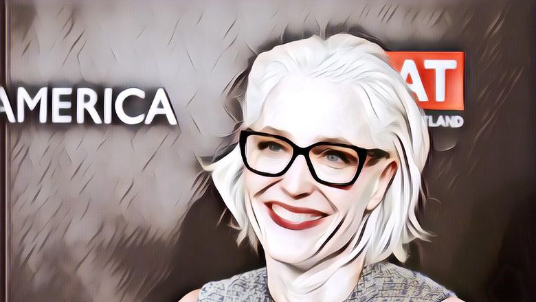 Aktris Gillian Anderson Memutuskan Berhenti Mengenakan Bra, Apa Sebabnya?