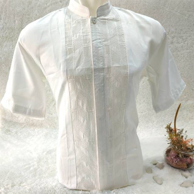 4. Baju Koko putih penuh