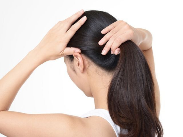 4. Ganti Gaya Ikatan Rambut